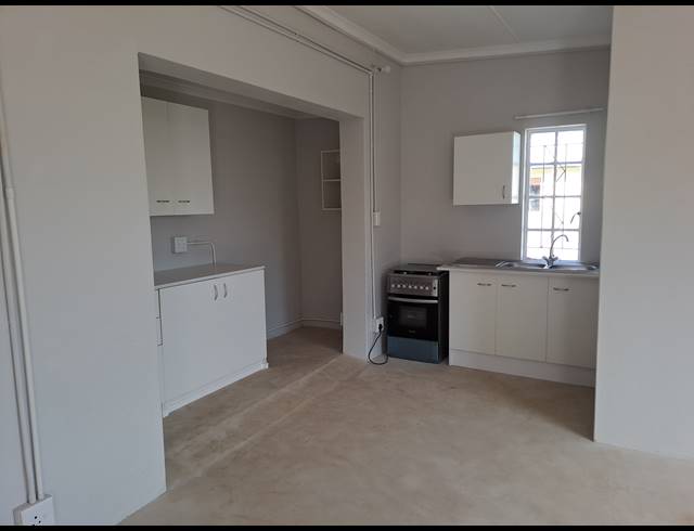 1 bed property to rent in ROUX PARK